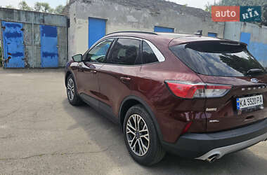 Внедорожник / Кроссовер Ford Escape 2021 в 