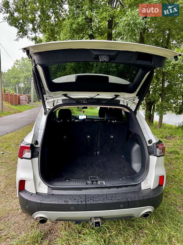 Внедорожник / Кроссовер Ford Escape 2020 в Сумах