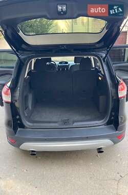 Внедорожник / Кроссовер Ford Escape 2012 в 
