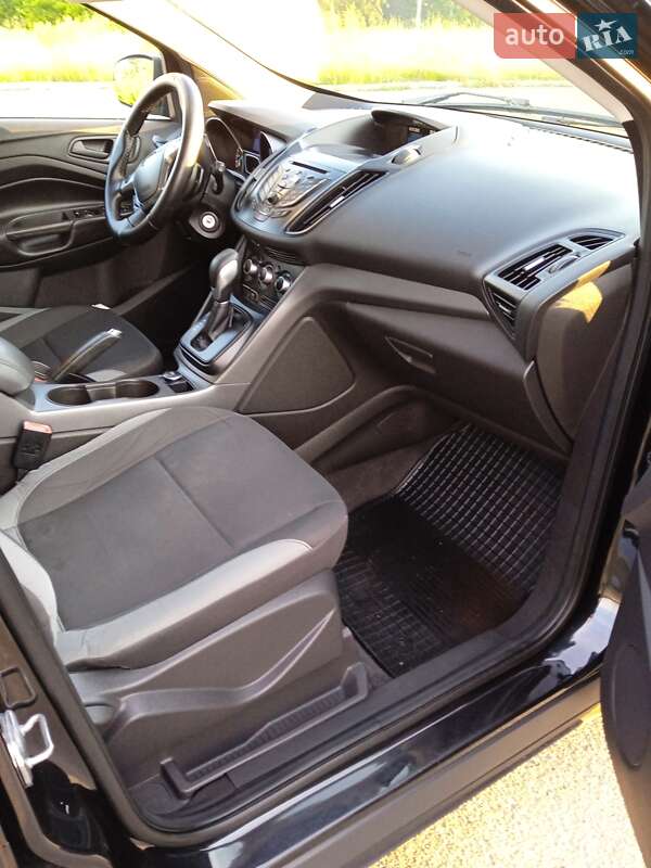 Внедорожник / Кроссовер Ford Escape 2012 в Мене