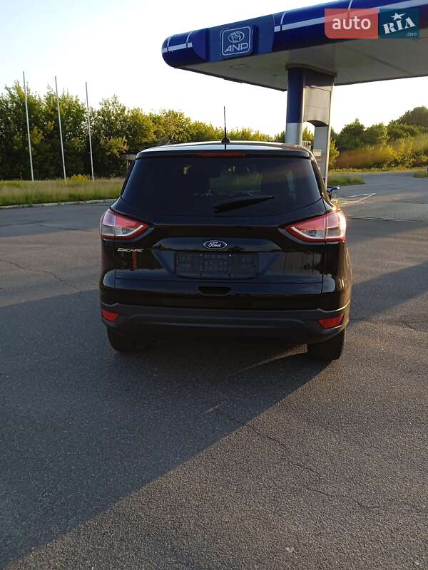 Внедорожник / Кроссовер Ford Escape 2012 в Мене