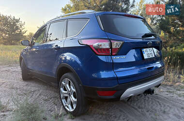 Внедорожник / Кроссовер Ford Escape 2018 в 