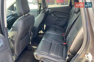 Внедорожник / Кроссовер Ford Escape 2018 в 