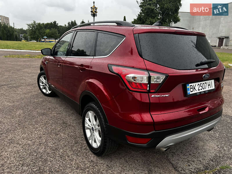 Позашляховик / Кросовер Ford Escape 2017 в Рівному