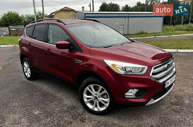 Внедорожник / Кроссовер Ford Escape 2017 в 