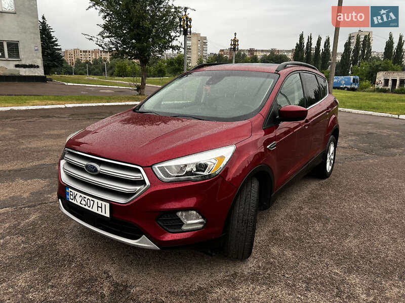 Позашляховик / Кросовер Ford Escape 2017 в Рівному