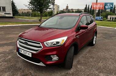 Внедорожник / Кроссовер Ford Escape 2017 в 
