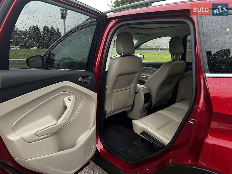 Позашляховик / Кросовер Ford Escape 2017 в Рівному