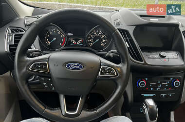Внедорожник / Кроссовер Ford Escape 2017 в 