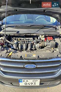 Внедорожник / Кроссовер Ford Escape 2017 в Киеве