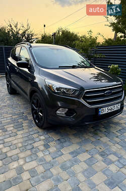 Внедорожник / Кроссовер Ford Escape 2019 в 