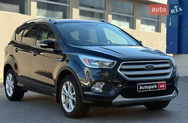 Внедорожник / Кроссовер Ford Escape 2017 в 