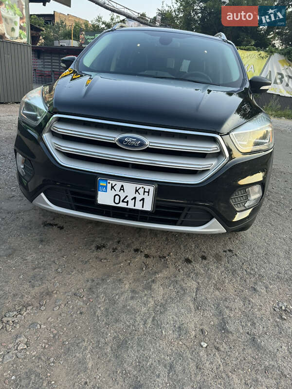 Внедорожник / Кроссовер Ford Escape 2017 в 
