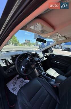 Внедорожник / Кроссовер Ford Escape 2015 в 