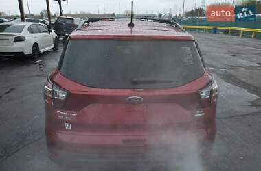 Внедорожник / Кроссовер Ford Escape 2017 в 