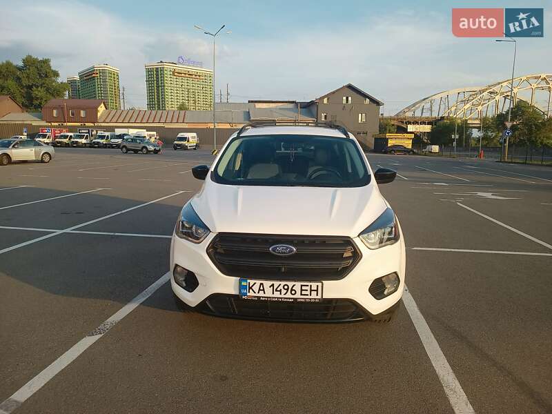 Внедорожник / Кроссовер Ford Escape 2018 в Киеве