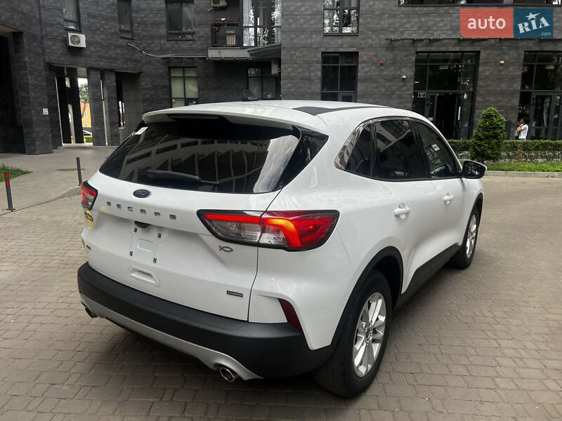Позашляховик / Кросовер Ford Escape 2021 в Броварах