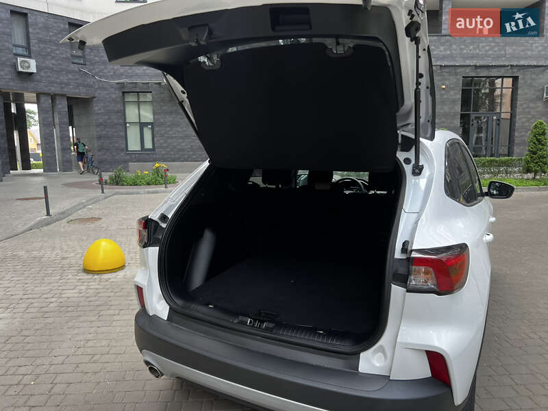 Позашляховик / Кросовер Ford Escape 2021 в Броварах
