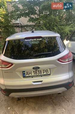Позашляховик / Кросовер Ford Escape 2015 в Покровську