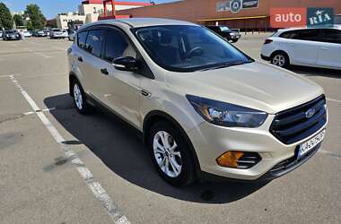 Внедорожник / Кроссовер Ford Escape 2018 в 
