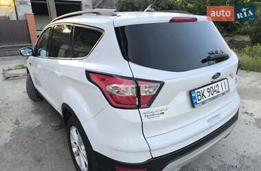 Внедорожник / Кроссовер Ford Escape 2018 в 