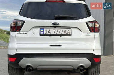 Внедорожник / Кроссовер Ford Escape 2018 в 