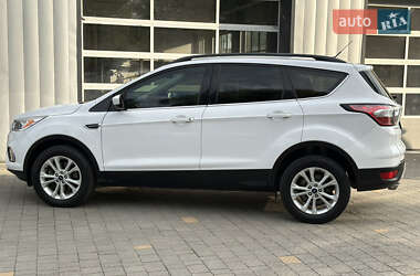 Внедорожник / Кроссовер Ford Escape 2018 в 