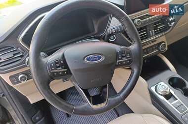 Внедорожник / Кроссовер Ford Escape 2020 в 