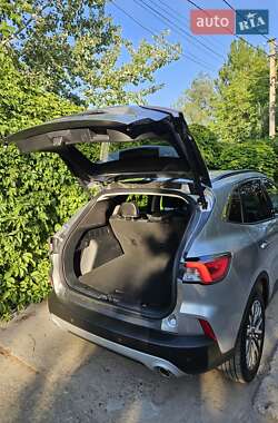 Внедорожник / Кроссовер Ford Escape 2021 в Киеве