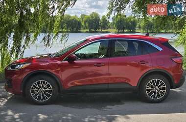 Внедорожник / Кроссовер Ford Escape 2021 в 
