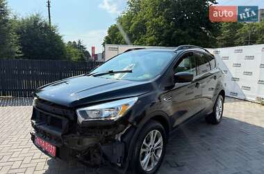 Внедорожник / Кроссовер Ford Escape 2018 в 