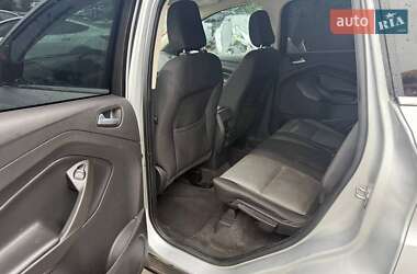 Внедорожник / Кроссовер Ford Escape 2019 в 