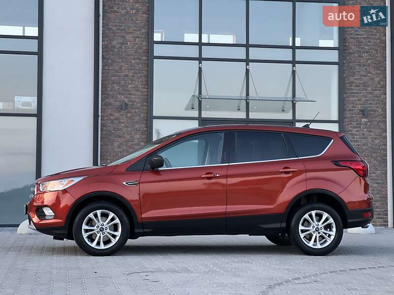Внедорожник / Кроссовер Ford Escape 2018 в Тернополе