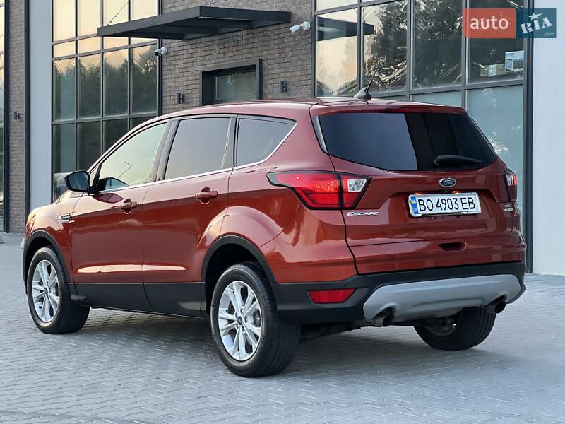 Внедорожник / Кроссовер Ford Escape 2018 в Тернополе