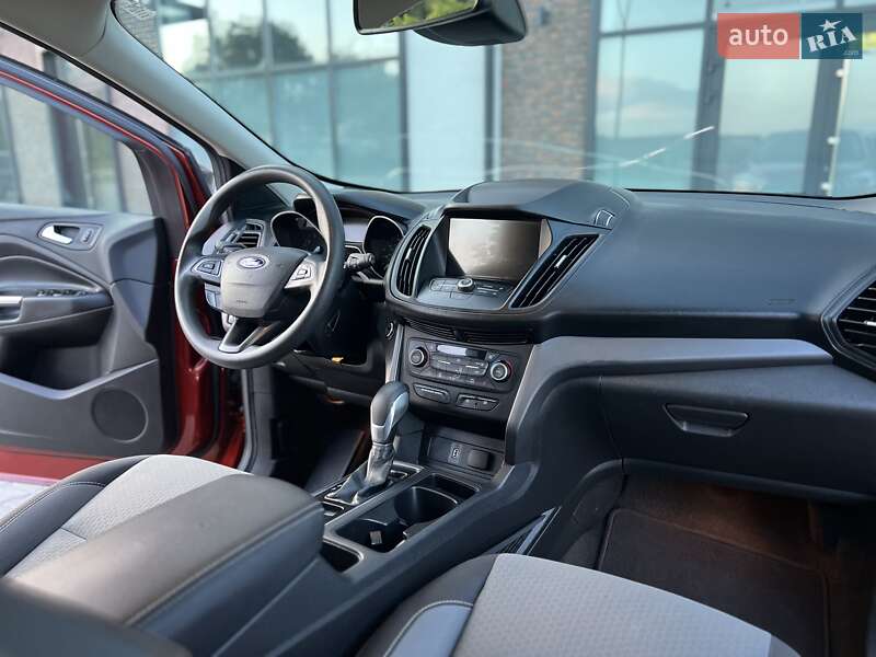 Внедорожник / Кроссовер Ford Escape 2018 в Тернополе