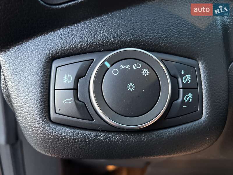 Внедорожник / Кроссовер Ford Escape 2018 в Тернополе
