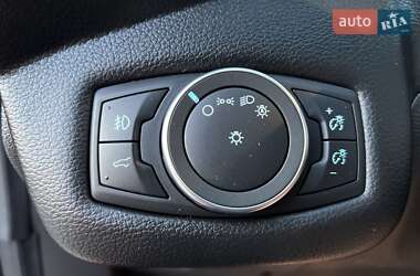 Внедорожник / Кроссовер Ford Escape 2018 в 