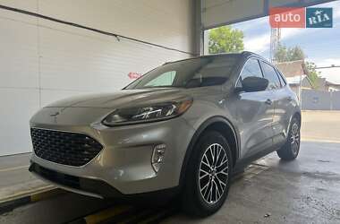 Внедорожник / Кроссовер Ford Escape 2021 в 
