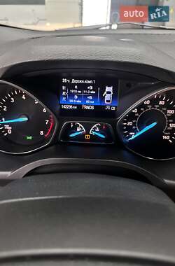 Внедорожник / Кроссовер Ford Escape 2016 в 