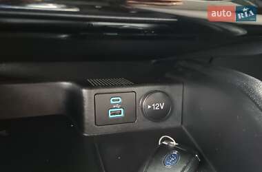 Внедорожник / Кроссовер Ford Escape 2022 в 
