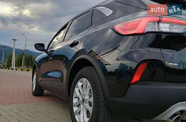 Внедорожник / Кроссовер Ford Escape 2022 в 