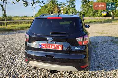 Внедорожник / Кроссовер Ford Escape 2016 в 