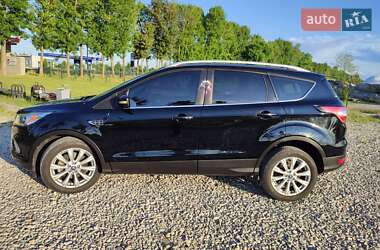 Внедорожник / Кроссовер Ford Escape 2016 в 