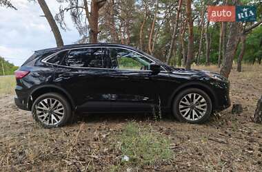 Внедорожник / Кроссовер Ford Escape 2022 в 
