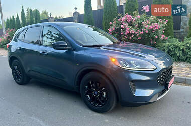 Внедорожник / Кроссовер Ford Escape 2020 в 
