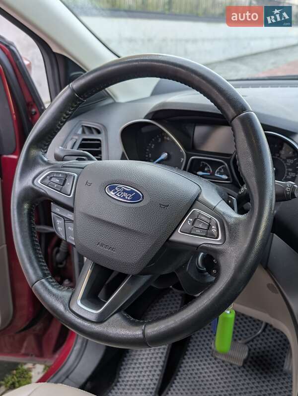 Позашляховик / Кросовер Ford Escape 2017 в Львові