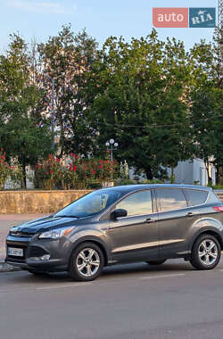Внедорожник / Кроссовер Ford Escape 2015 в Нововолынске