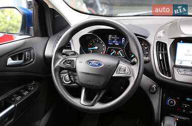 Внедорожник / Кроссовер Ford Escape 2019 в 