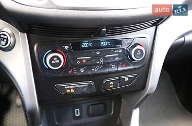Внедорожник / Кроссовер Ford Escape 2019 в 