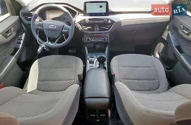 Внедорожник / Кроссовер Ford Escape 2022 в 